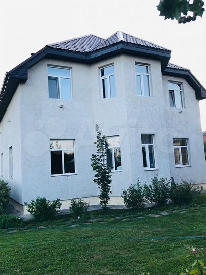 Коттедж 265 м² на участке 12 сот.