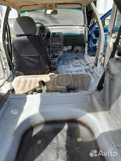 ВАЗ 2111 1.5 МТ, 2003, битый, 303 060 км