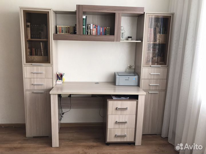 Письменный стол для школьника