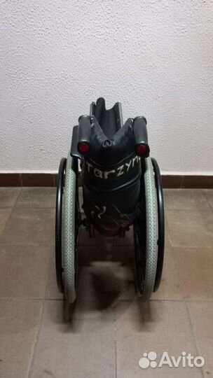 Инвалидное кресло-коляска активного типа из титана