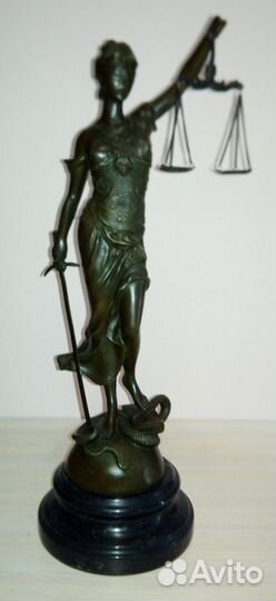 Бронзовая статуэтка