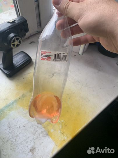 Машина на радиоуправлении нитрометан 1:8