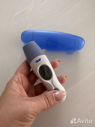 Электронный градусник AND