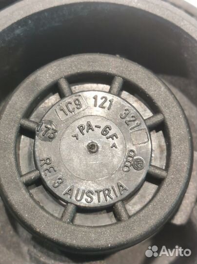 Крышка бачка расширительного Audi Q7 4L (2005—2009)