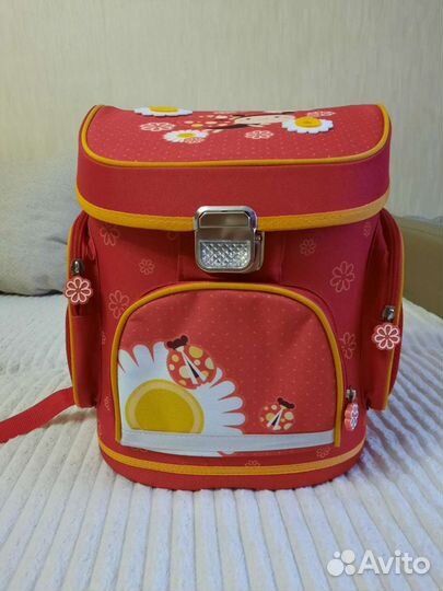 Портфель школьный новый