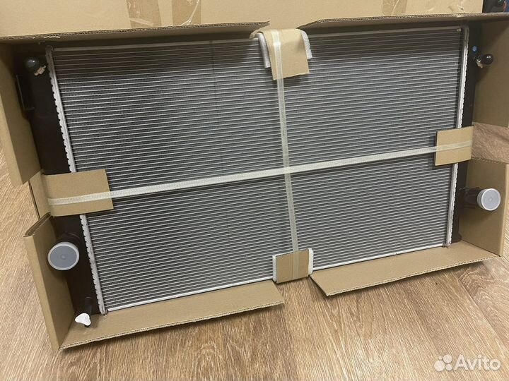 Радиатор охлаждения Lexus nx200t nx300