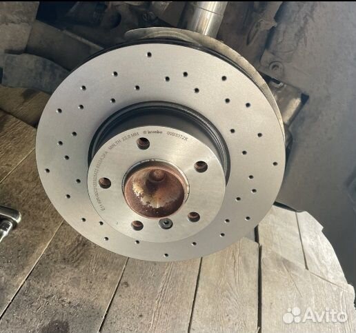 Диск тормозной BMW 3 E90 Brembo С перфорацией