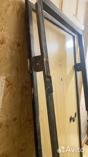 Входная металлическая дверь