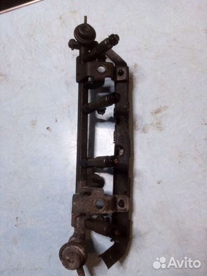 Топливная рампа Mazda 323 BJ protege 1.6 2001