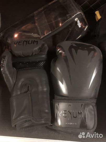 Боксерские перчатки 12 oz venum black
