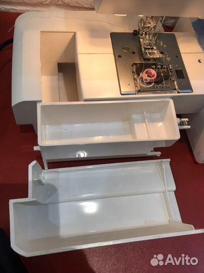 Швейная машина Husqvarna Emerald 116