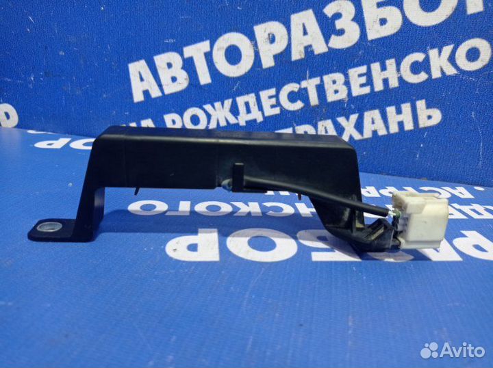 Антенна бесключевого доступа Toyota Camry 40 седан