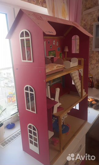Кукольный домик с мебелью
