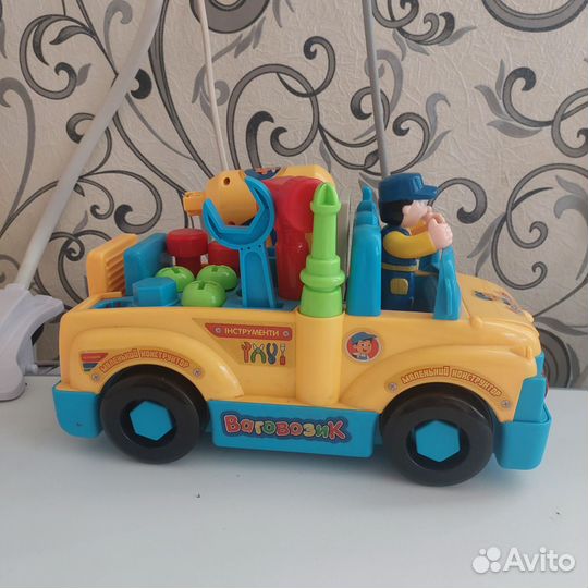 Развивающая машинка Механик с инструментом