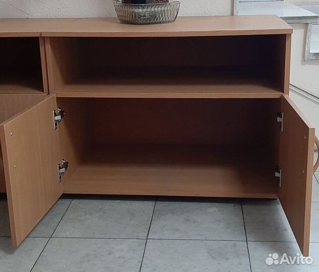 Продам тумбу офисную для оргтехники цвет Вишня Окс