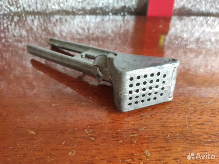 Чеснодавки или Пресс для чеснока