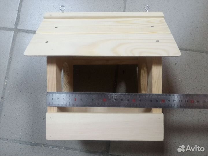 Кормушка для птиц подвесная