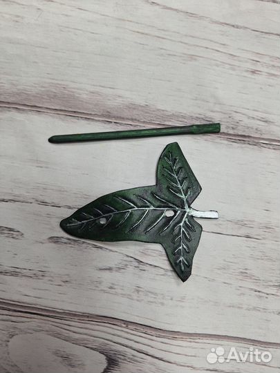 Кожаная заколка для волос Эльфийский лист
