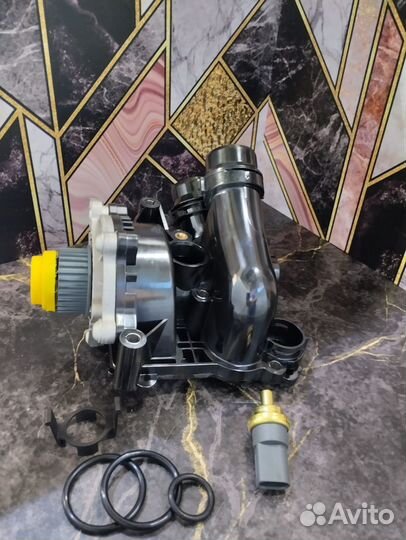 Помпа системы охлаждения 06H121026DR