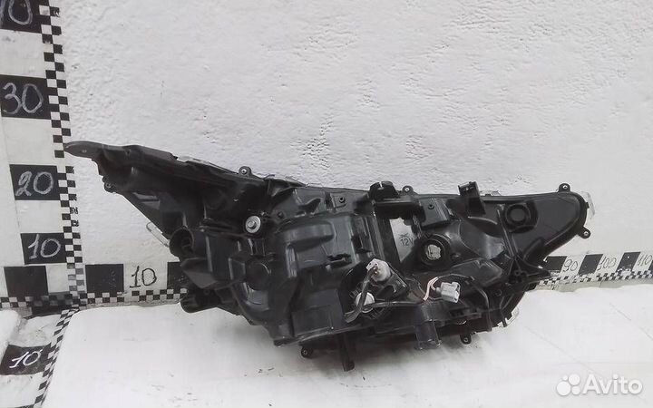 Фара левая Toyota RAV4