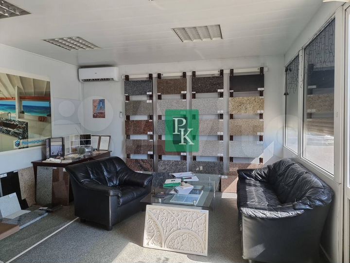 Торговая площадка стройматериалов с офисом