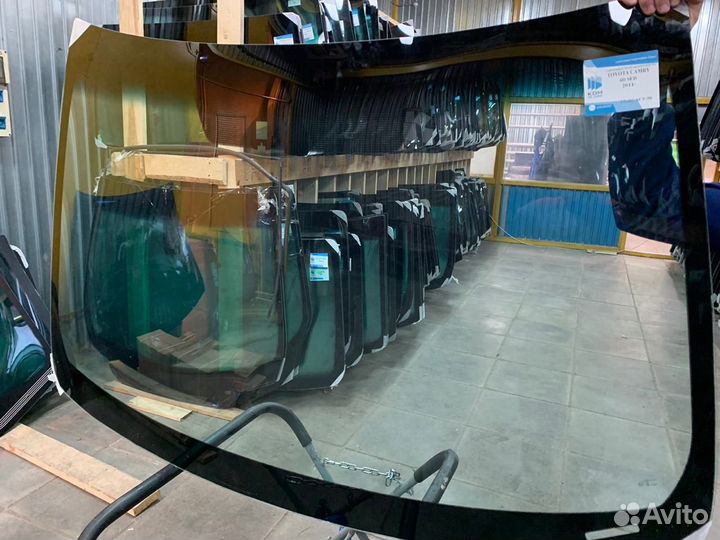 Лобовое стекло Тойота Камри Королла Авенсис Аурис