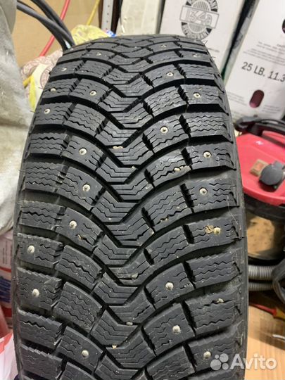 Michelin X-Ice North 215/65 R16