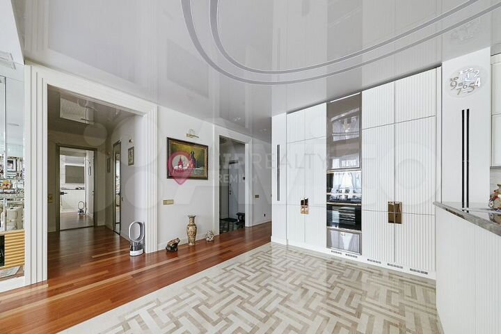 6-к. квартира, 260 м², 25/37 эт.