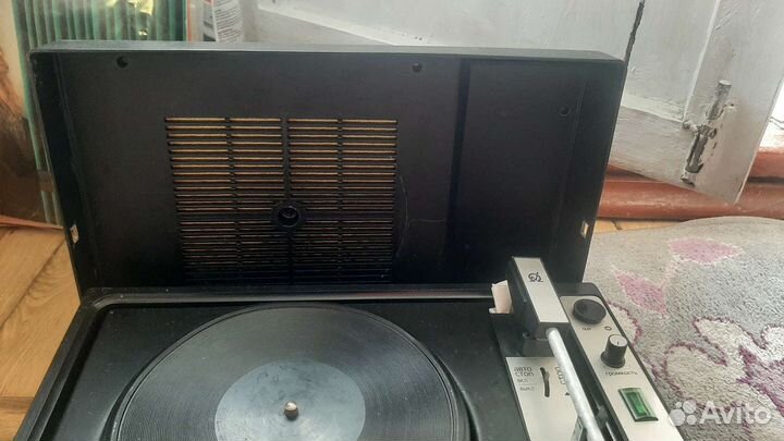 Проигрыватель винила 