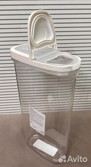 Контейнер с крышкой для сухих продуктов 2,3л