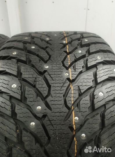Nokian Tyres Hakkapeliitta 9 SUV 295/40 R20 110S