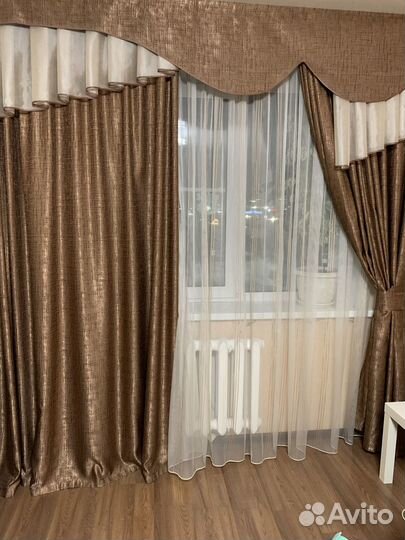 Шторы с ламбрикеном, тюль, подхваты, подушки