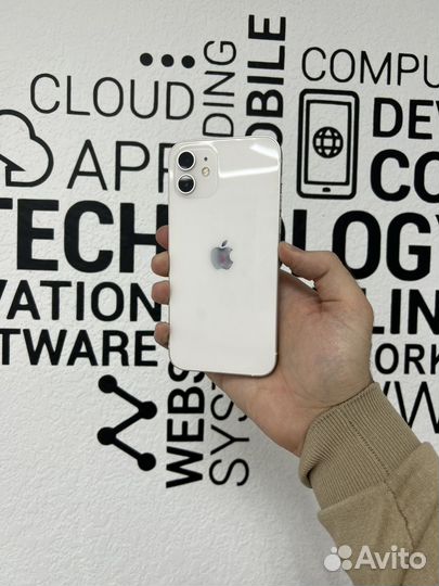 iPhone 12, 64 ГБ