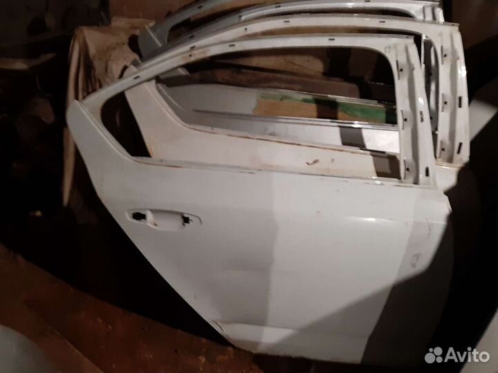 Дверь правая Skoda Octavia A7