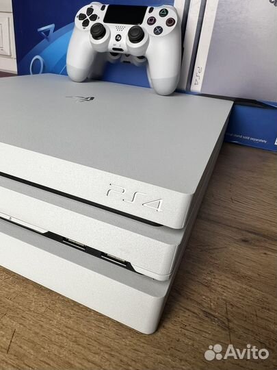 Sony PS4 pro 1tb +750 игр