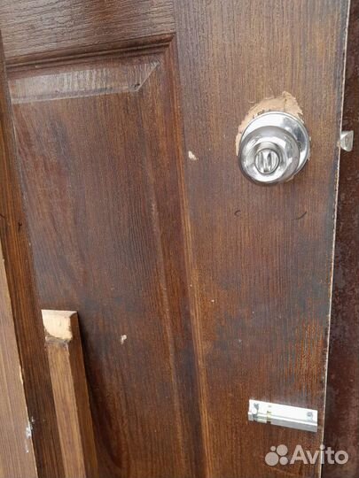 Дверь с замком. Защелки сантехнические, дверные