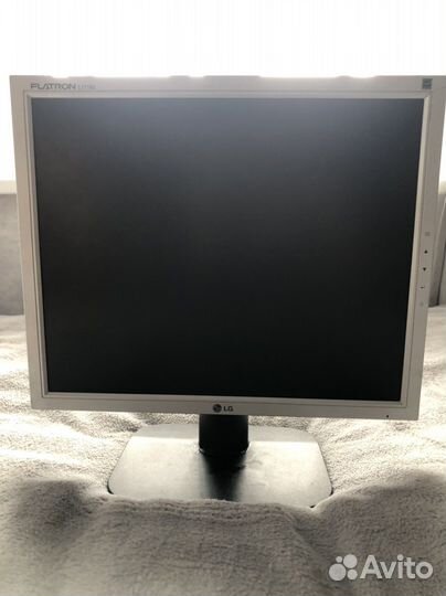 Монитор LG flatron L1718S-SN