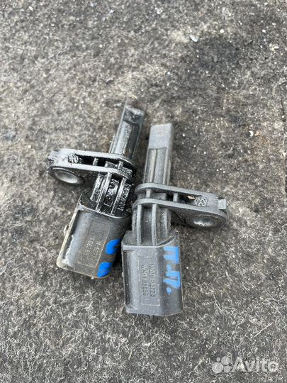 Датчик абс Фольксваген jetta левый правый