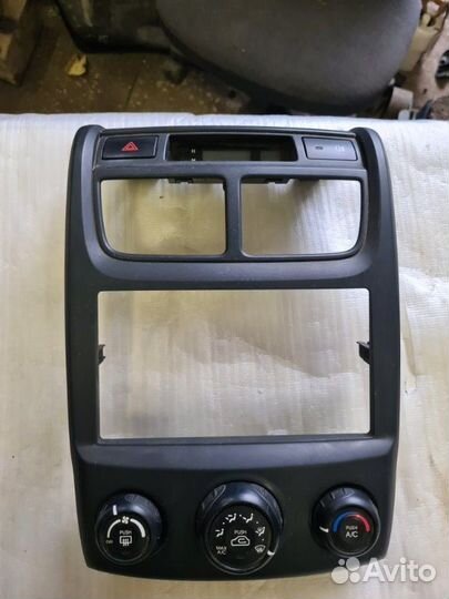 Рамка магнитолы Kia Sportage 2009