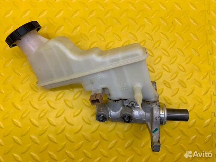 Главный тормозной цилиндр с бачком Hyundai Solaris