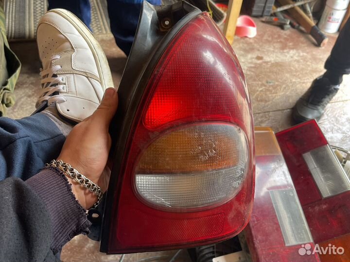 Фонарь правый hyundai lantra 2