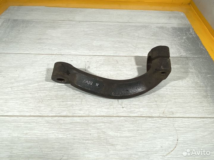 Кронштейн опора правого амортизатора Ssangyong