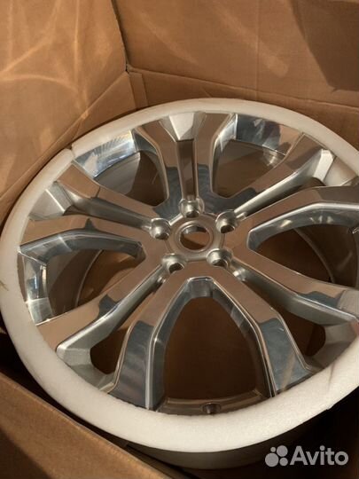 Колесный диск оригинальный Range Rover R22 SV Auto