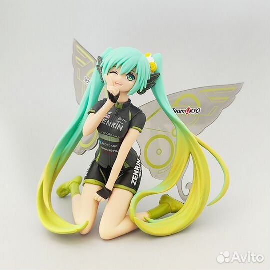 Фигурка аниме зеленые волосы
