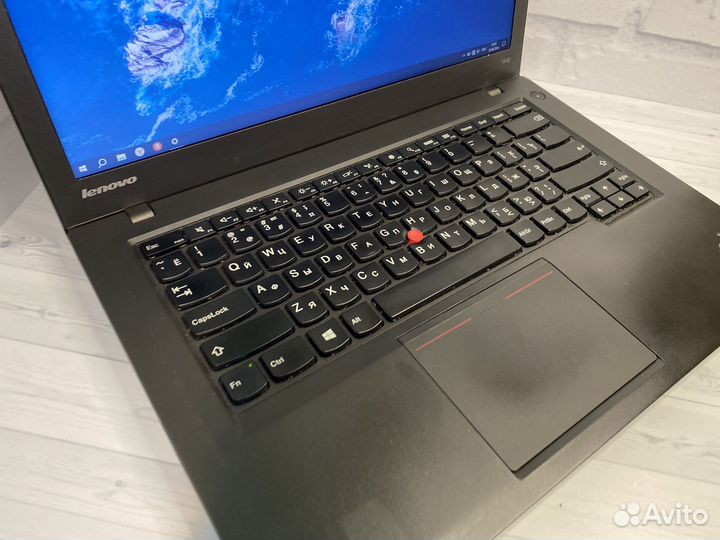 Отличный шустрый ноутбук Lenovo i5/SSD/8gb