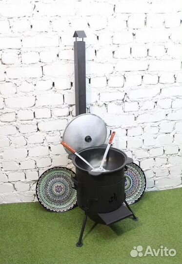 Чугунный казан 12 литров с печью с дверцей и труба