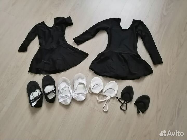 Купальник для танцев чёрный и чешки