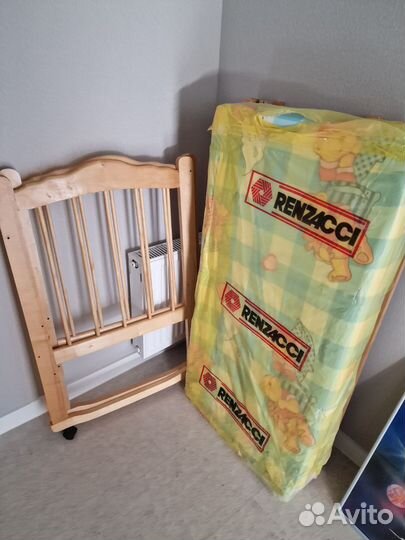 Детская кровать с матрасом