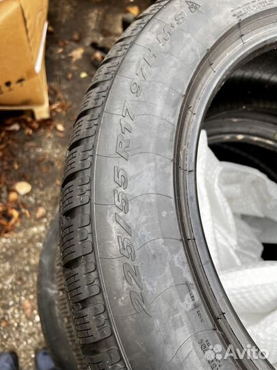 Pirelli Winter Sottozero 225/55 R17