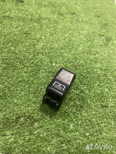 Кнопка электрошторки задней Mercedes-Benz S w140